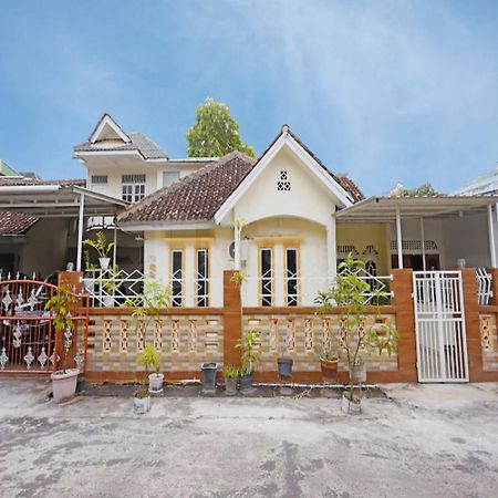 Wisma Pinggir Mitra Reddoorz Tanjung Pinang Exterior foto